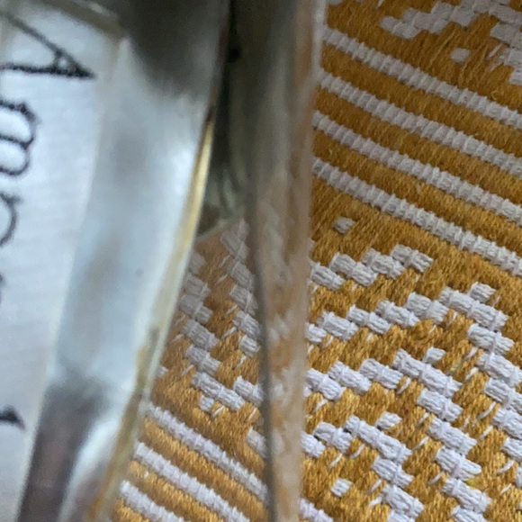 Clear translucent pumps like Cinderella - Picture 5 of 6